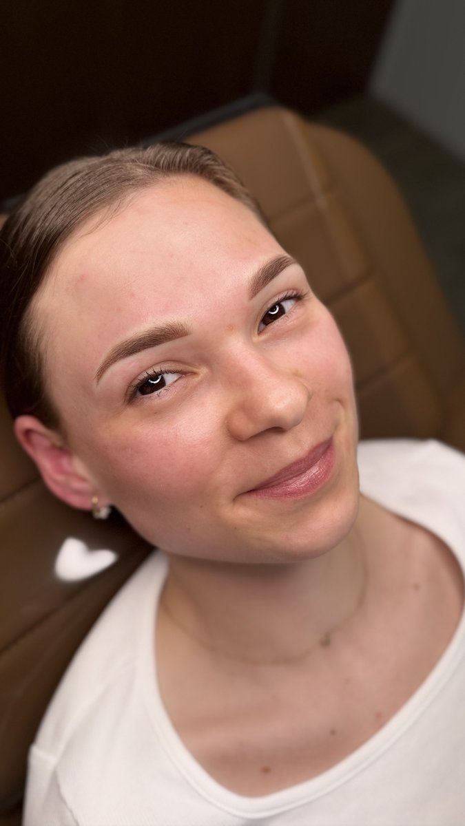 Powder Brows, frisch nach der Behandlung